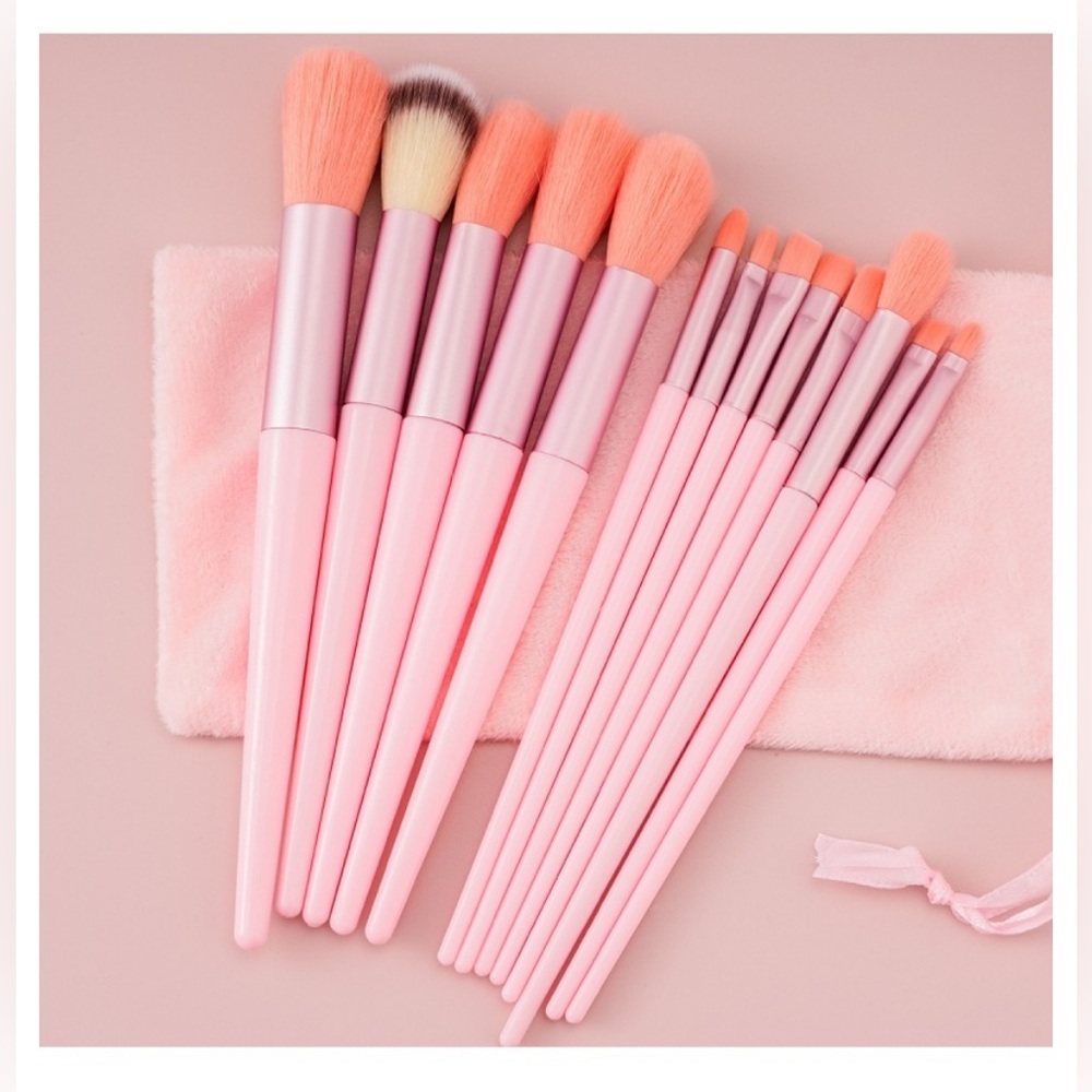NWT 13 Piece Makeup Brush Set With Storage Bag - Picture 3 of 16